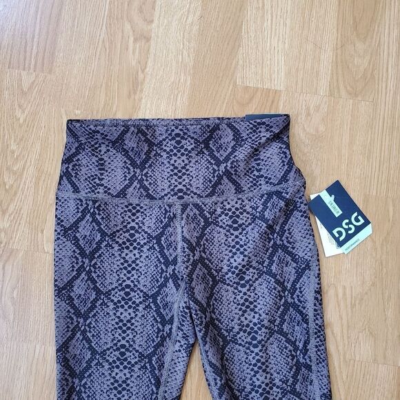 DSG Performance High Rise Capris XS - Picture 4 of 12